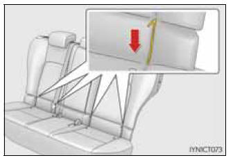 Instalação com fixador rígido ISOFIX (sistema de segurança para crianças ISOFIX)