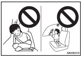 Os airbags laterais e de cortina NÃO SÃO PROJETADOS PARA INFLAR quando
